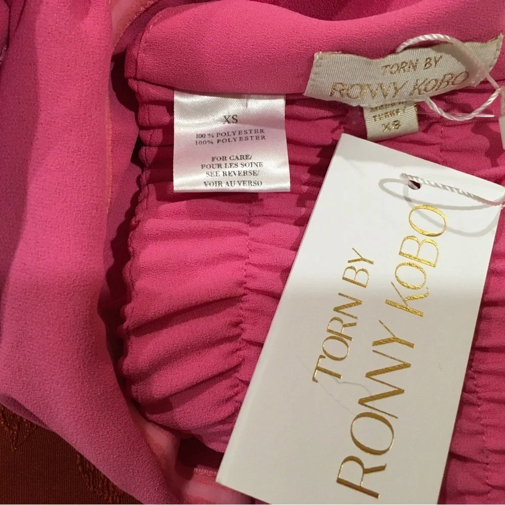 Torn by Ronny Kobo Max Top Pink Rose Rosette Flower Crop Top Size XS Womens New - Picture 6 of 6